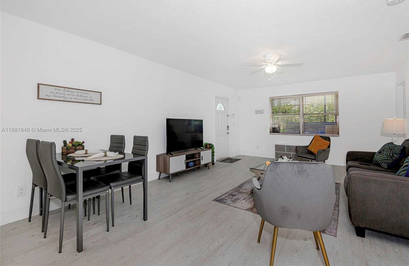 Small Image of 201 COLUMBUS PKWY #B, Hollywood Number 6