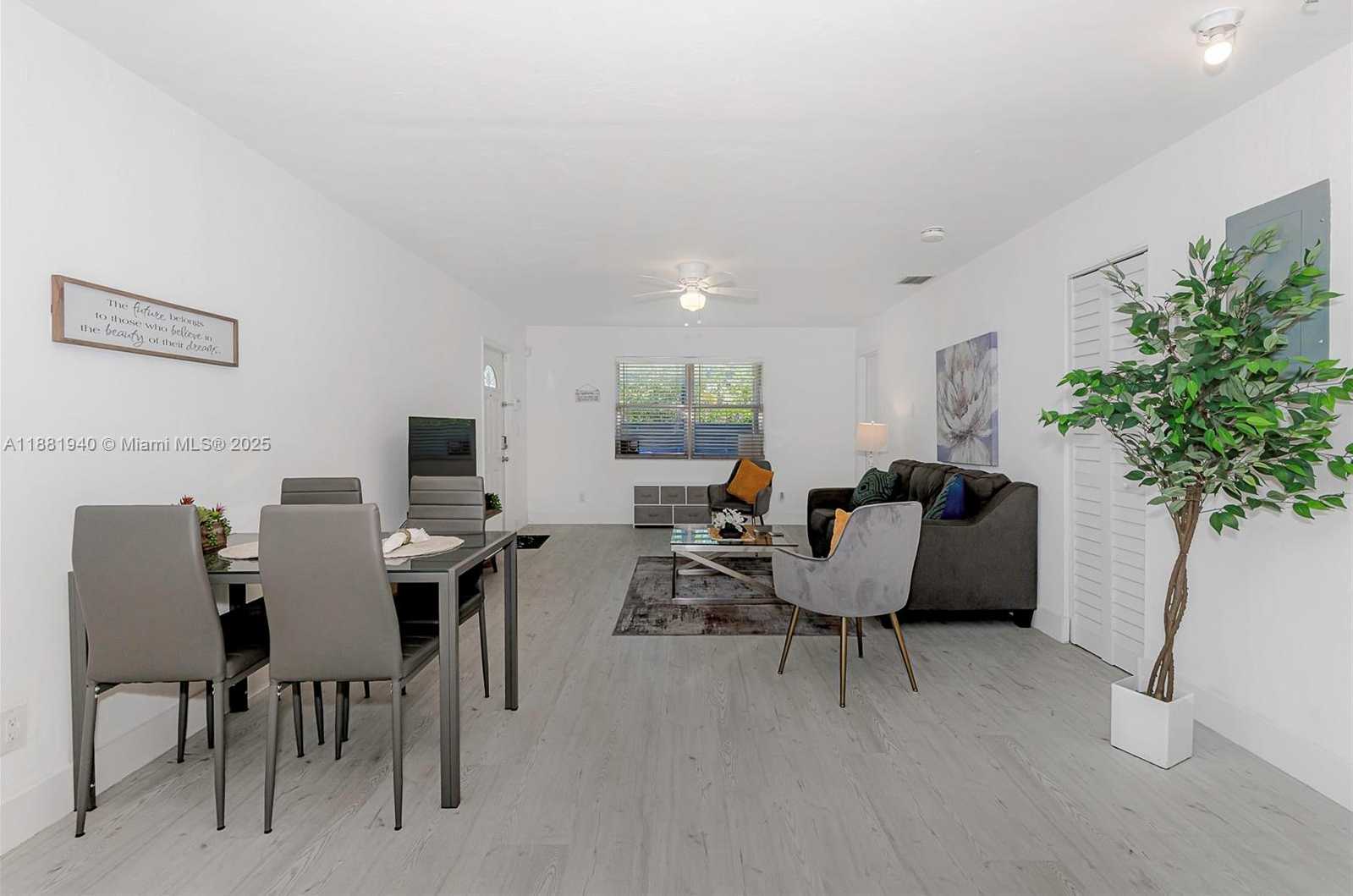 Small Image of 201 COLUMBUS PKWY #B, Hollywood Number 7