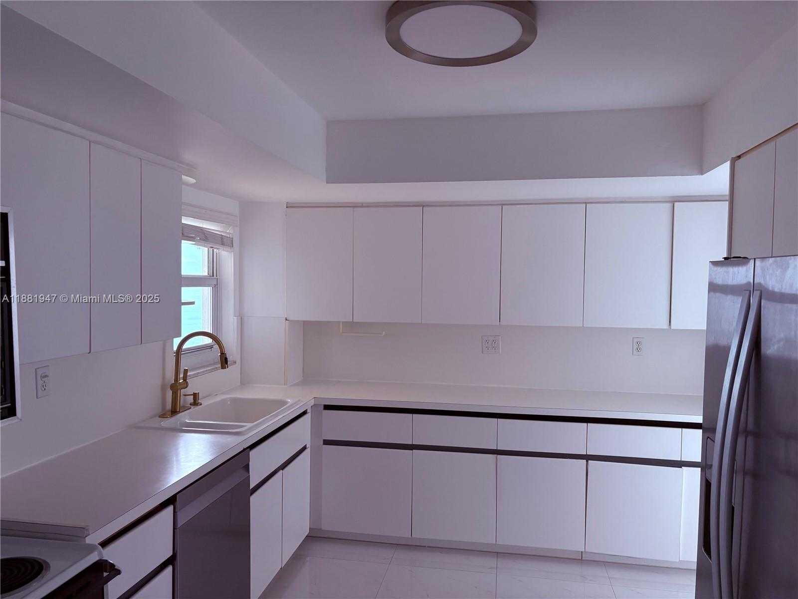 Small Image of 3180 SOUTH OCEAN DR #408, Hallandale Beach Number 17