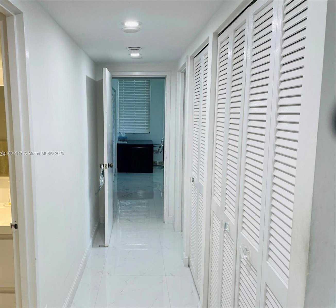 Small Image of 3180 SOUTH OCEAN DR #408, Hallandale Beach Number 8