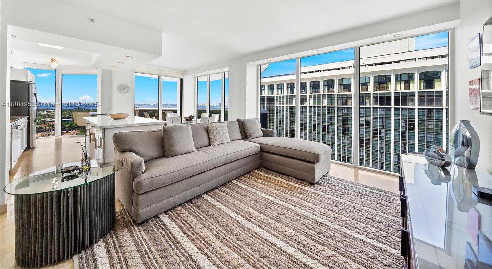 Small Image of 4779 COLLINS AVE #1707, Miami Beach Number 3