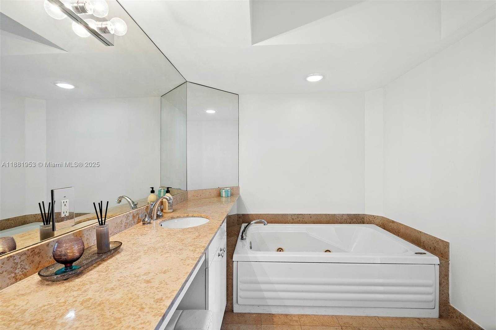 Small Image of 4779 COLLINS AVE #1707, Miami Beach Number 33