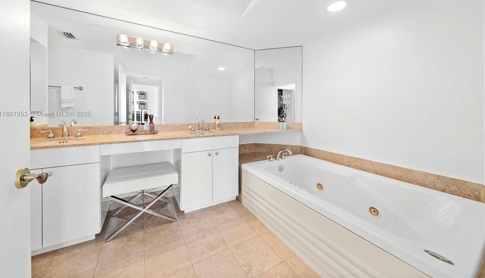Small Image of 4779 COLLINS AVE #1707, Miami Beach Number 34