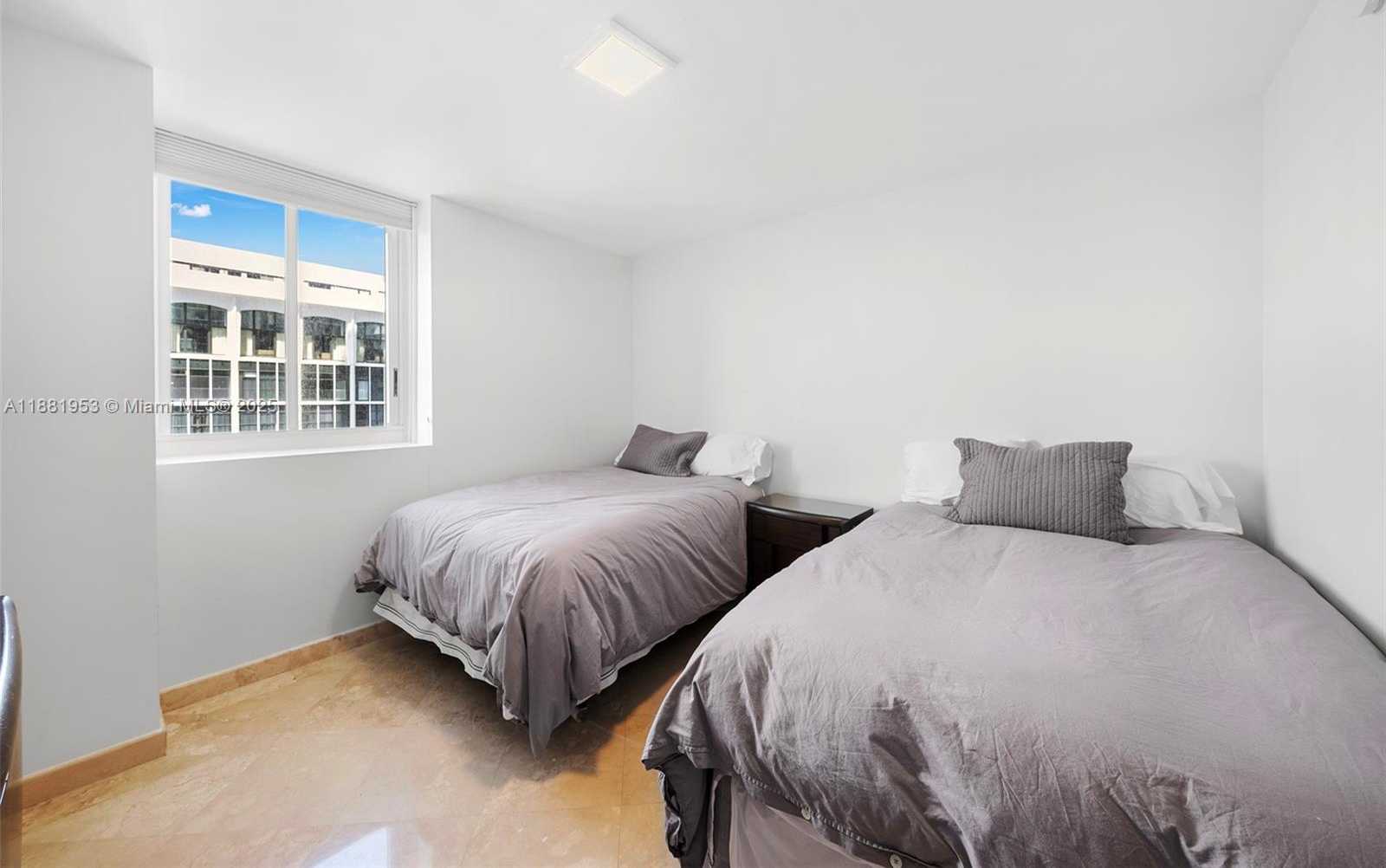 Small Image of 4779 COLLINS AVE #1707, Miami Beach Number 36