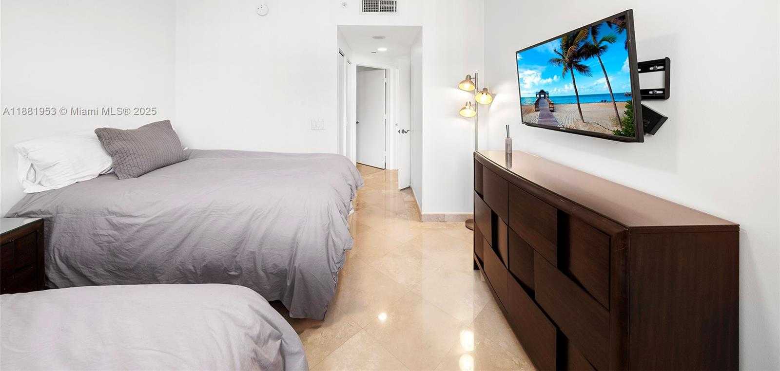 Small Image of 4779 COLLINS AVE #1707, Miami Beach Number 37