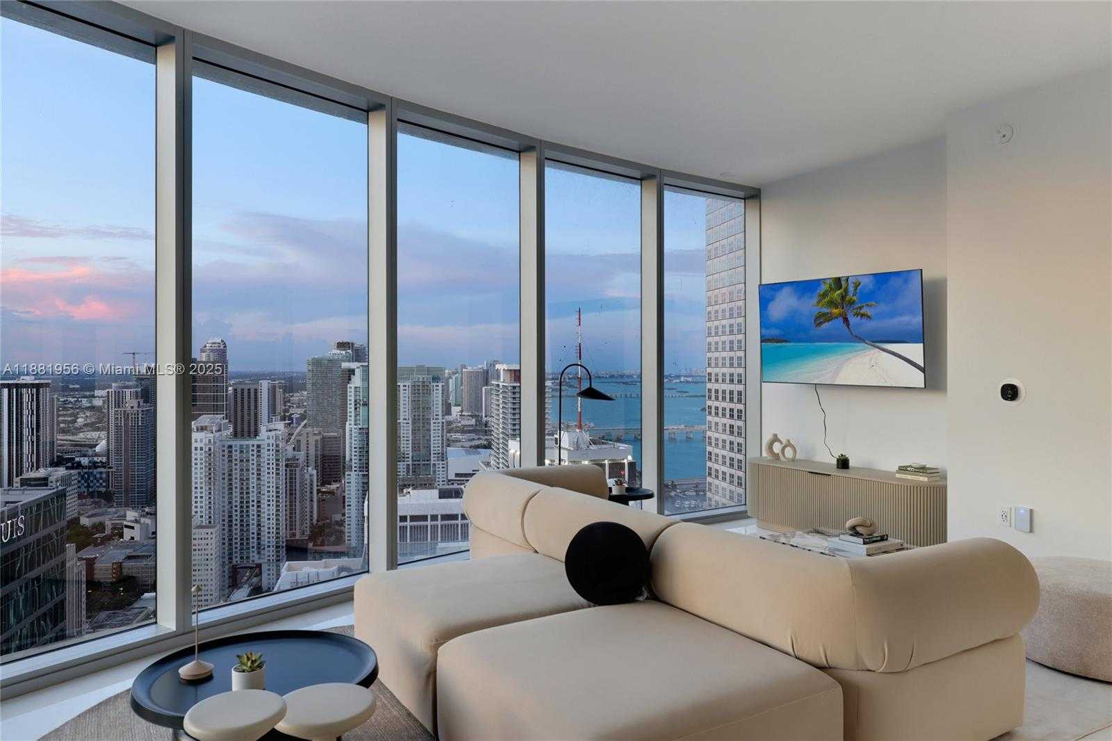 Small Image of 300 BISCAYNE BOULEVARD WAY #5108, Miami Number 2