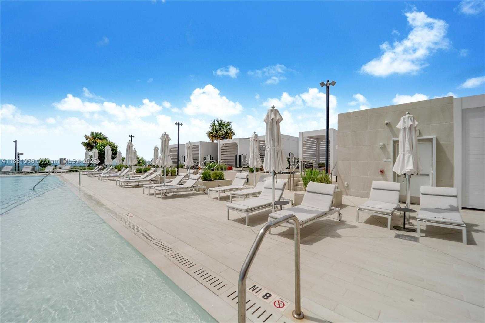 Small Image of 300 BISCAYNE BOULEVARD WAY #5108, Miami Number 25