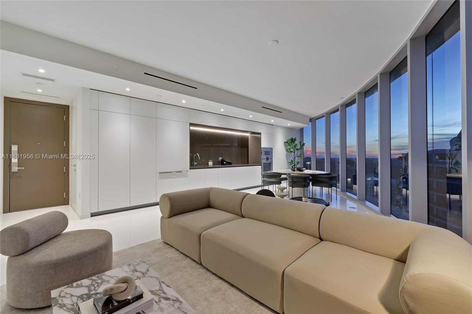 Small Image of 300 BISCAYNE BOULEVARD WAY #5108, Miami Number 5
