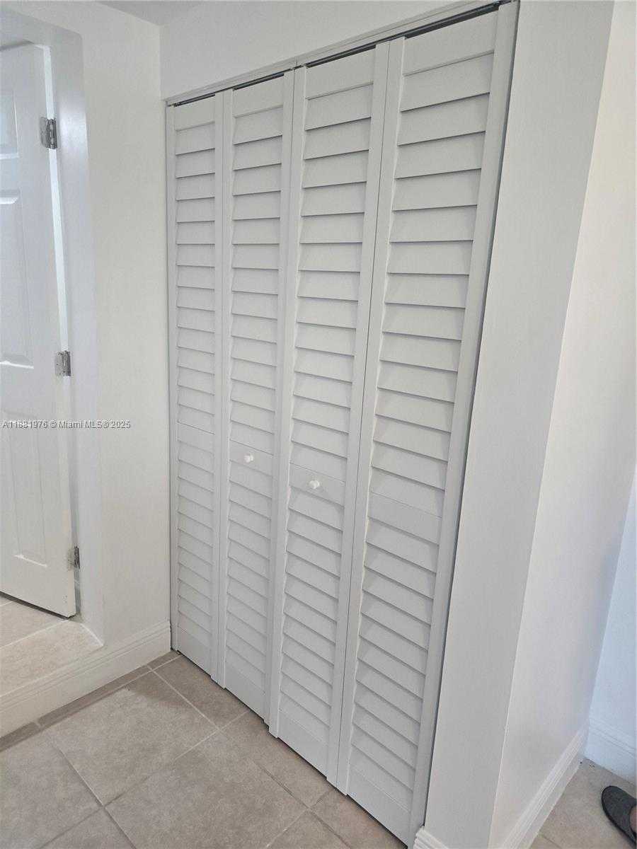 Small Image of 12225 NORTH WEST 2X CT #A1, Miami Number 6