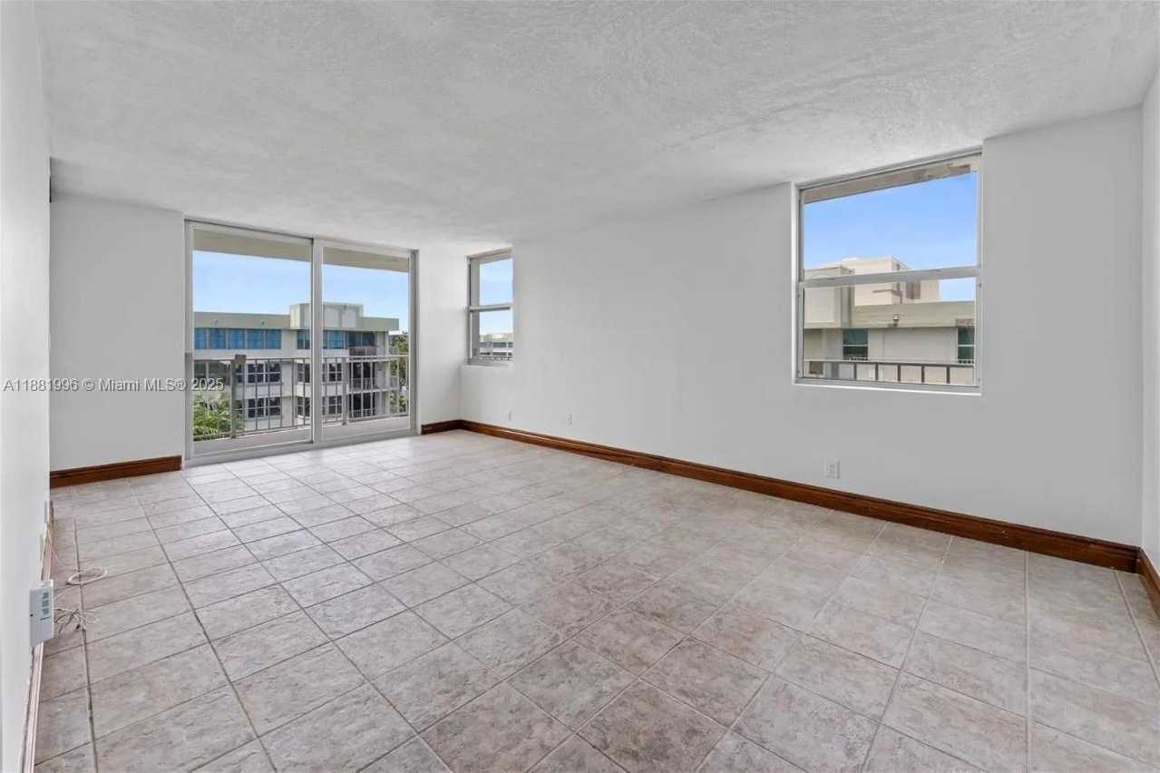 Small Image of 16570 NORTH EAST 26TH AVE #6B, North Miami Beach Number 21