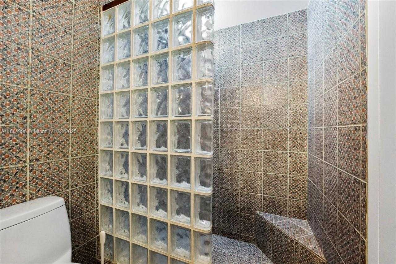 Small Image of 16570 NORTH EAST 26TH AVE #6B, North Miami Beach Number 24