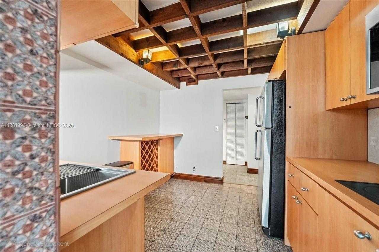 Small Image of 16570 NORTH EAST 26TH AVE #6B, North Miami Beach Number 32
