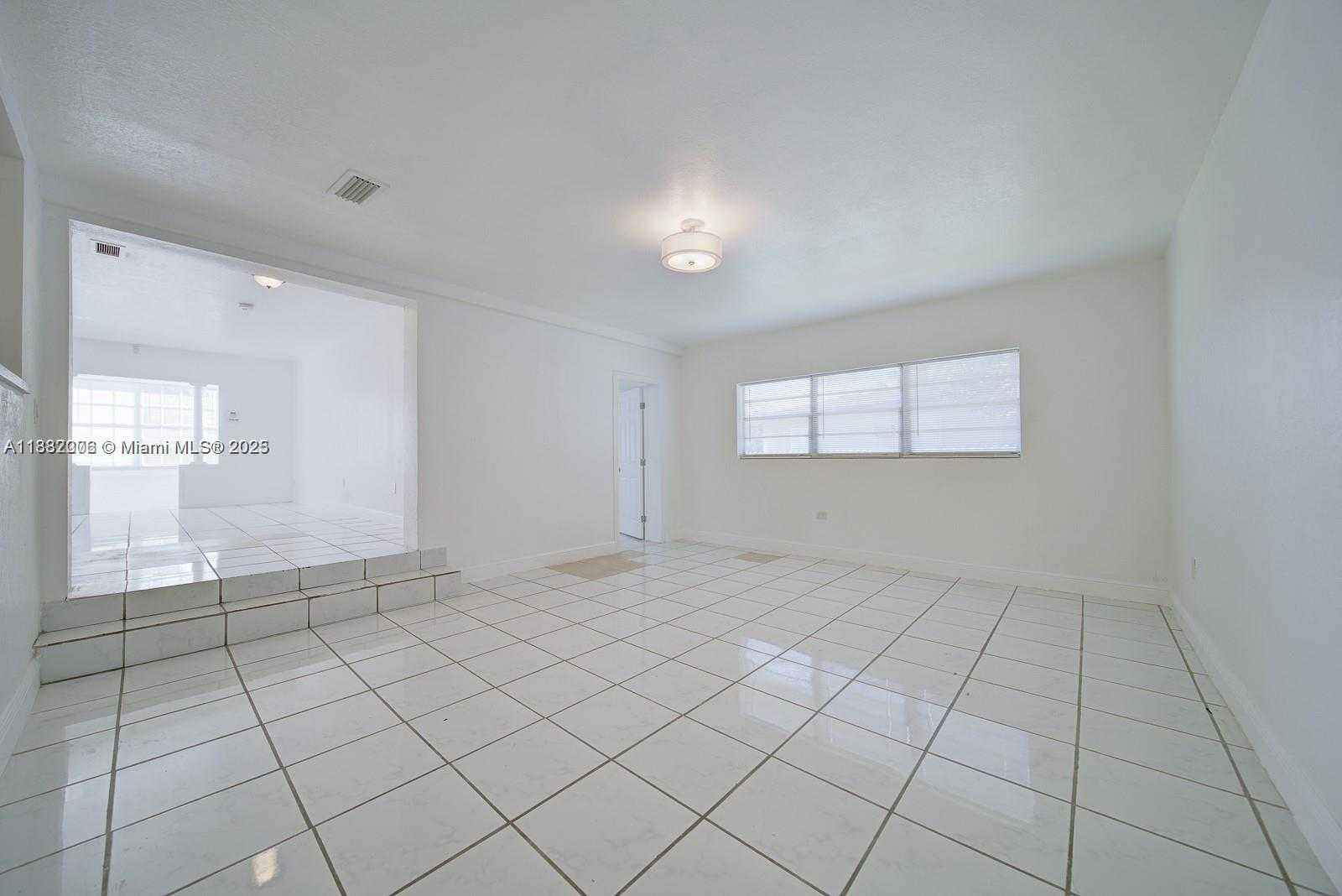 Small Image of 1471 NORTH WEST 93RD ST, Miami Number 13