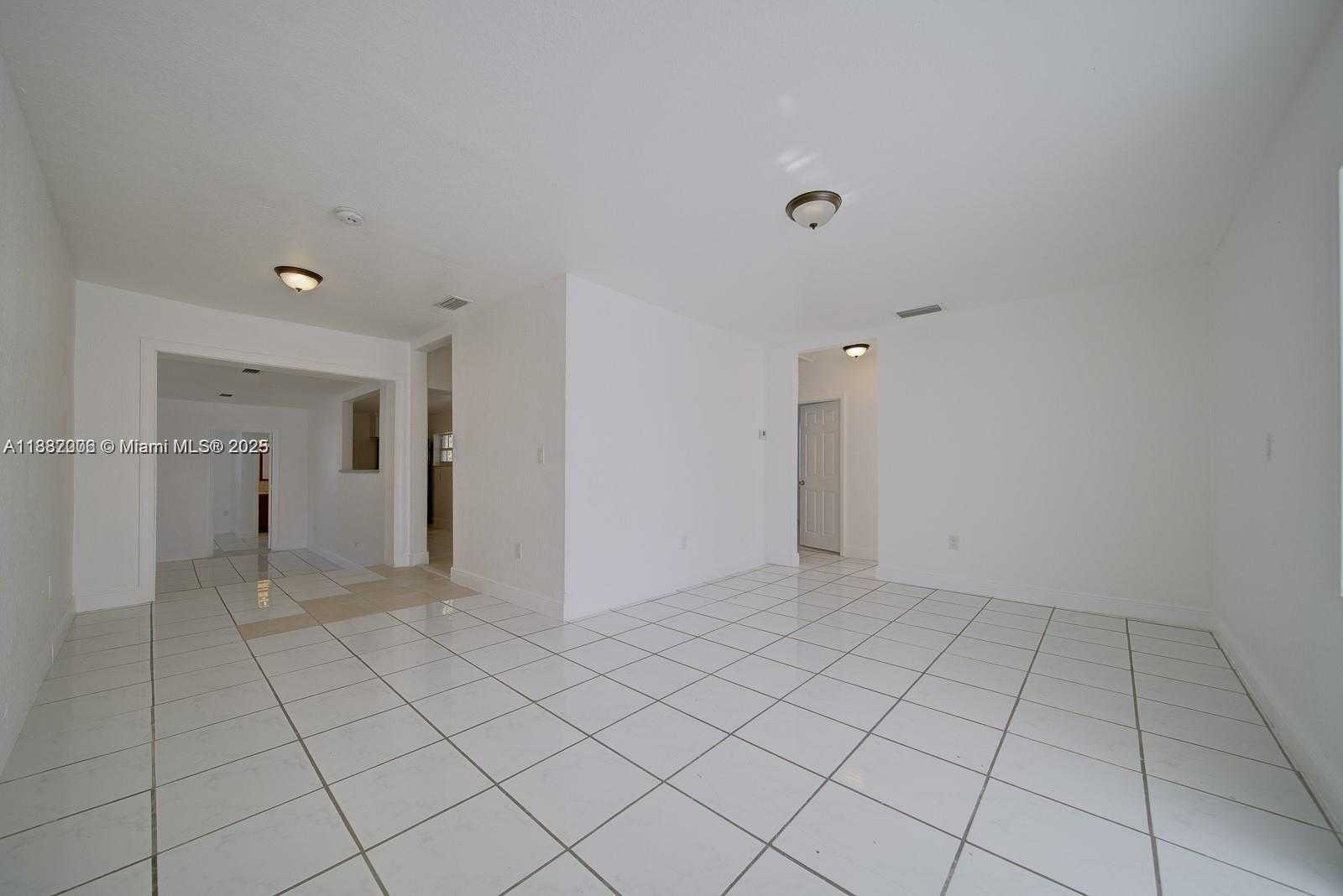 Small Image of 1471 NORTH WEST 93RD ST, Miami Number 15