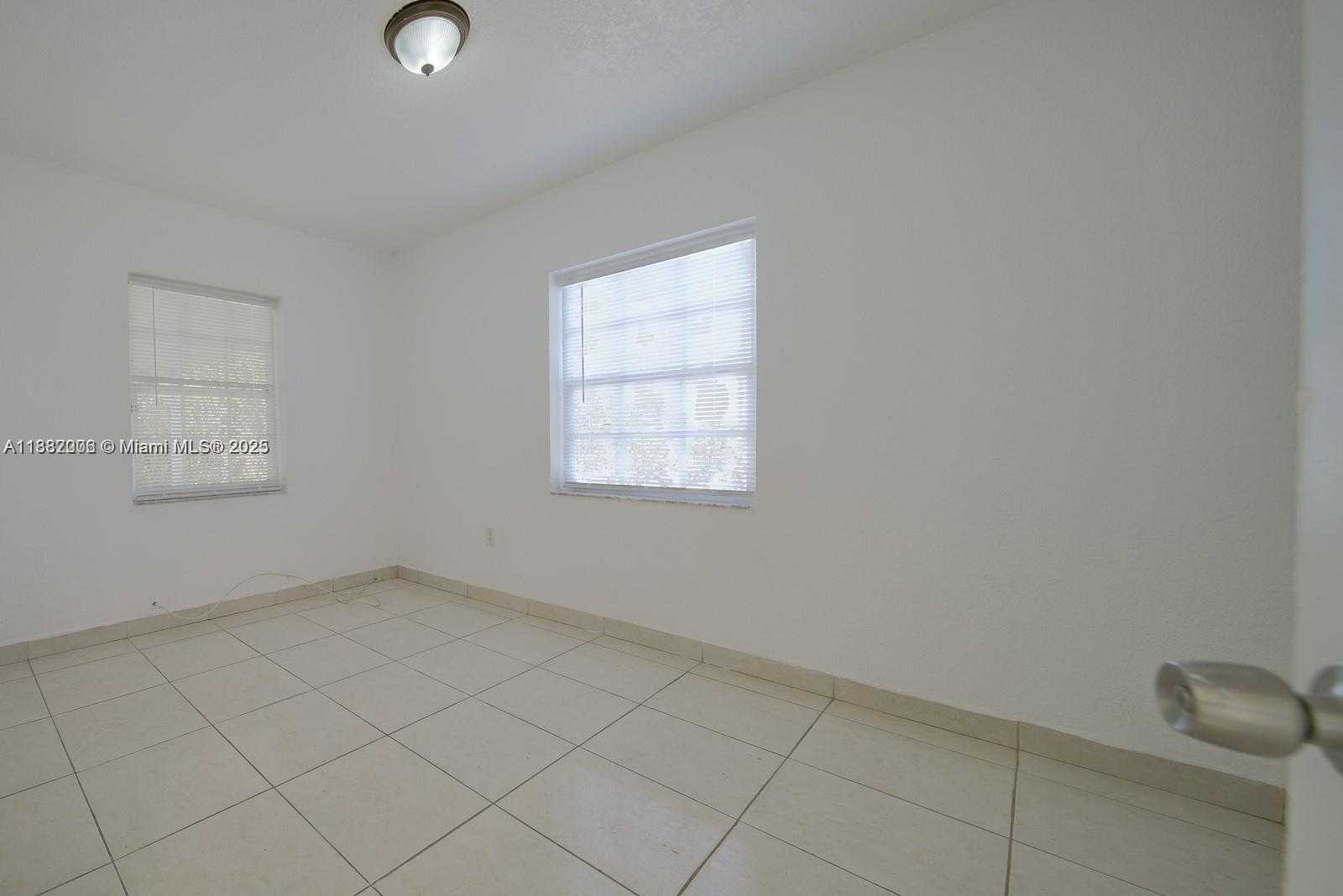 Small Image of 1471 NORTH WEST 93RD ST, Miami Number 16