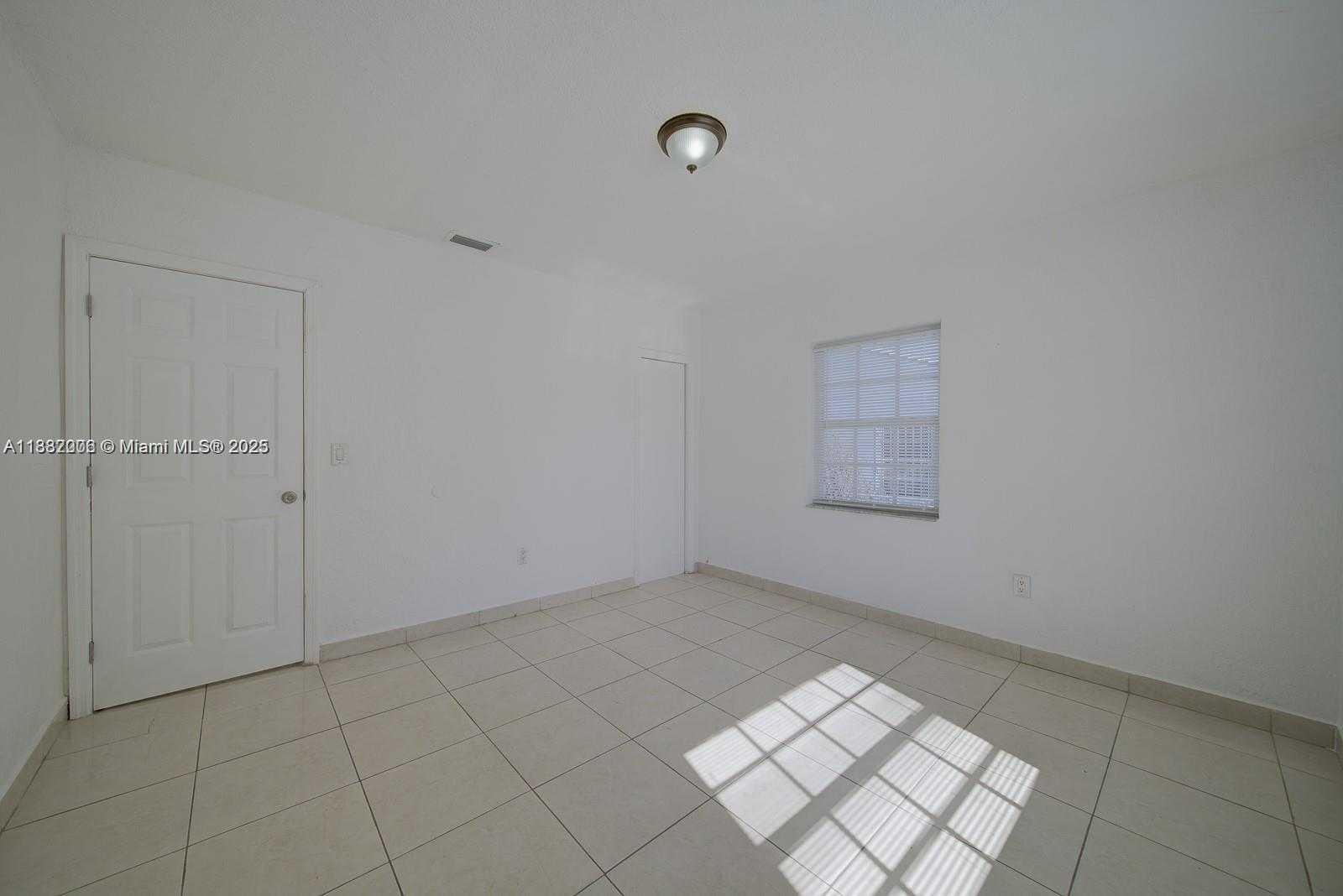 Small Image of 1471 NORTH WEST 93RD ST, Miami Number 18