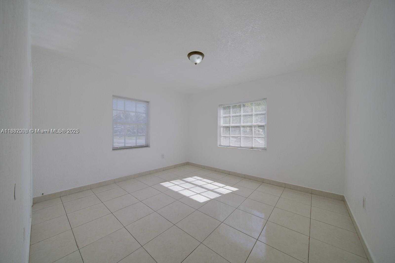 Small Image of 1471 NORTH WEST 93RD ST, Miami Number 19