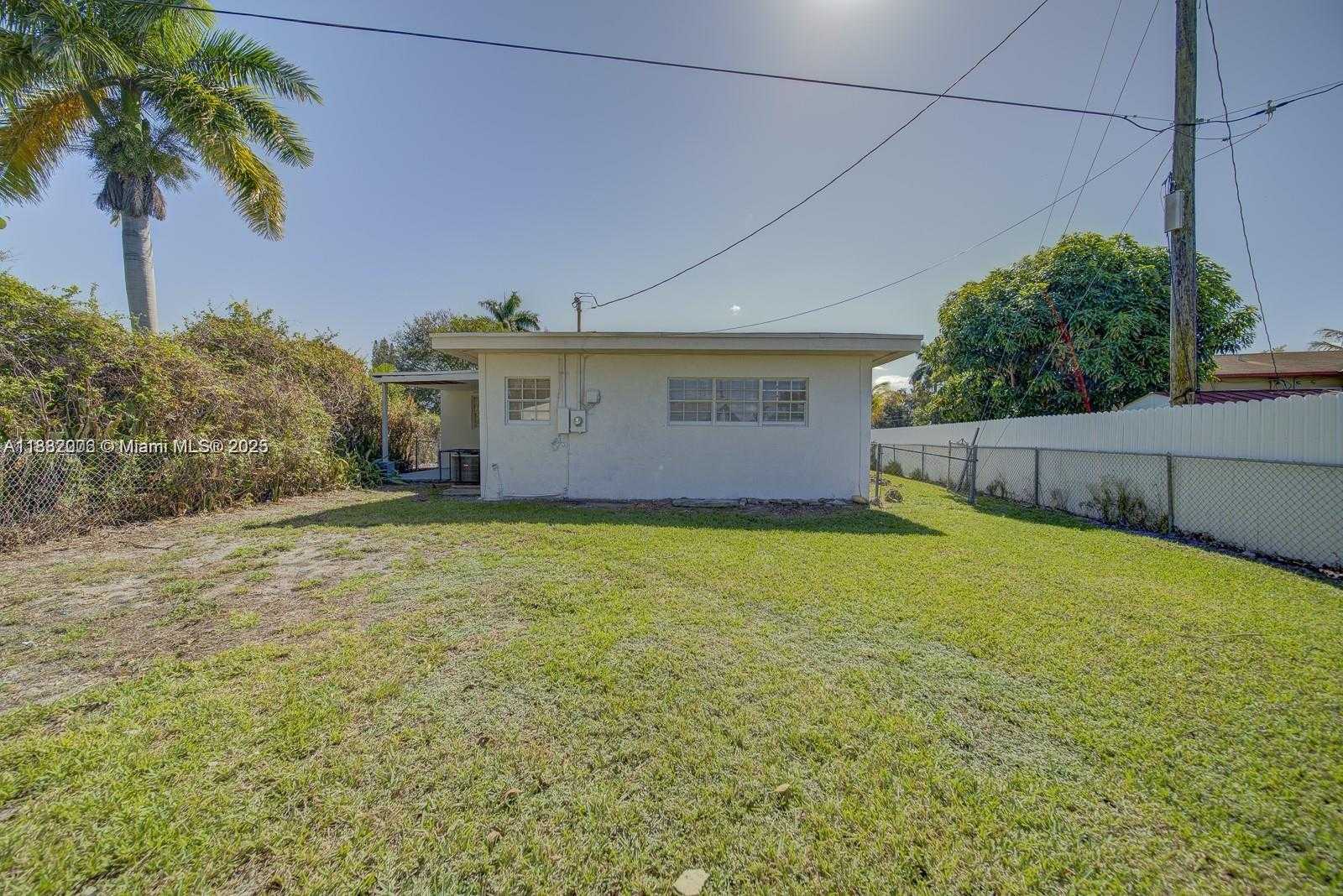 Small Image of 1471 NORTH WEST 93RD ST, Miami Number 21