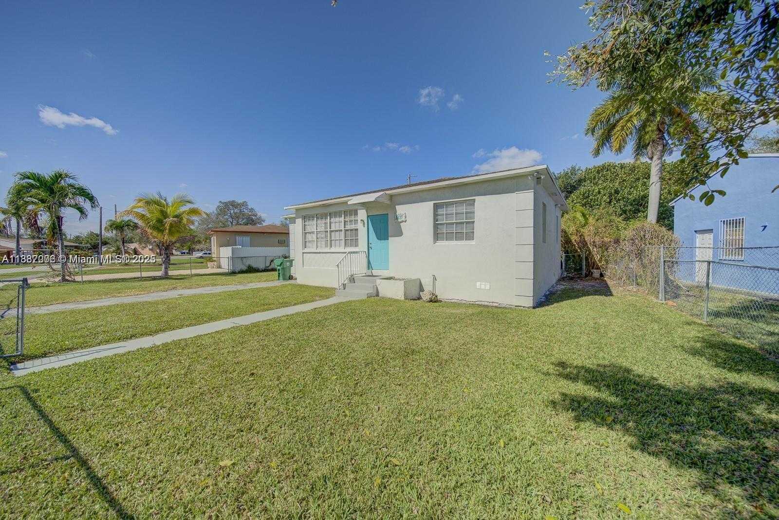 Small Image of 1471 NORTH WEST 93RD ST, Miami Number 3