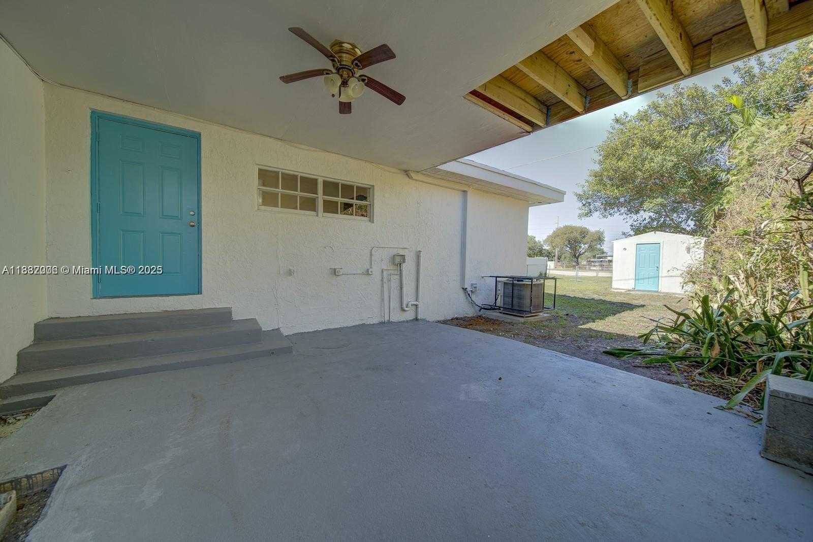 Small Image of 1471 NORTH WEST 93RD ST, Miami Number 4