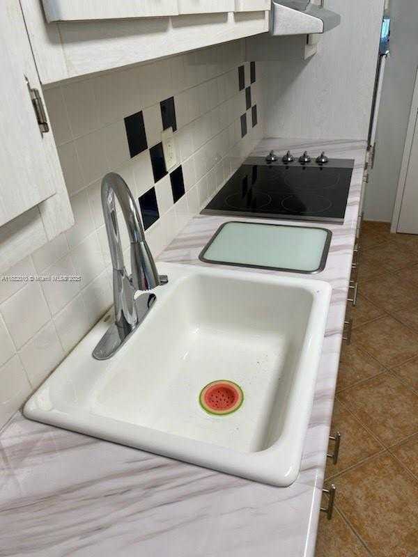 Small Image of 100 LINCOLN RD #631, Miami Beach Number 11