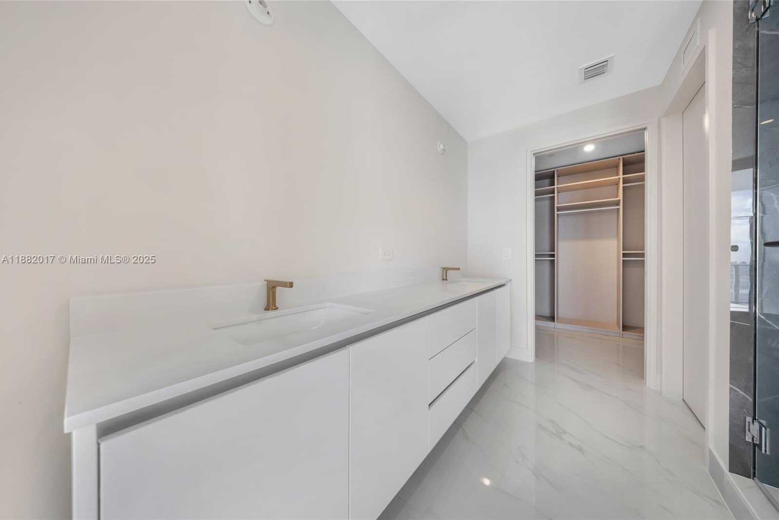 Small Image of 700 NORTH EAST 24 #502, Miami Number 22