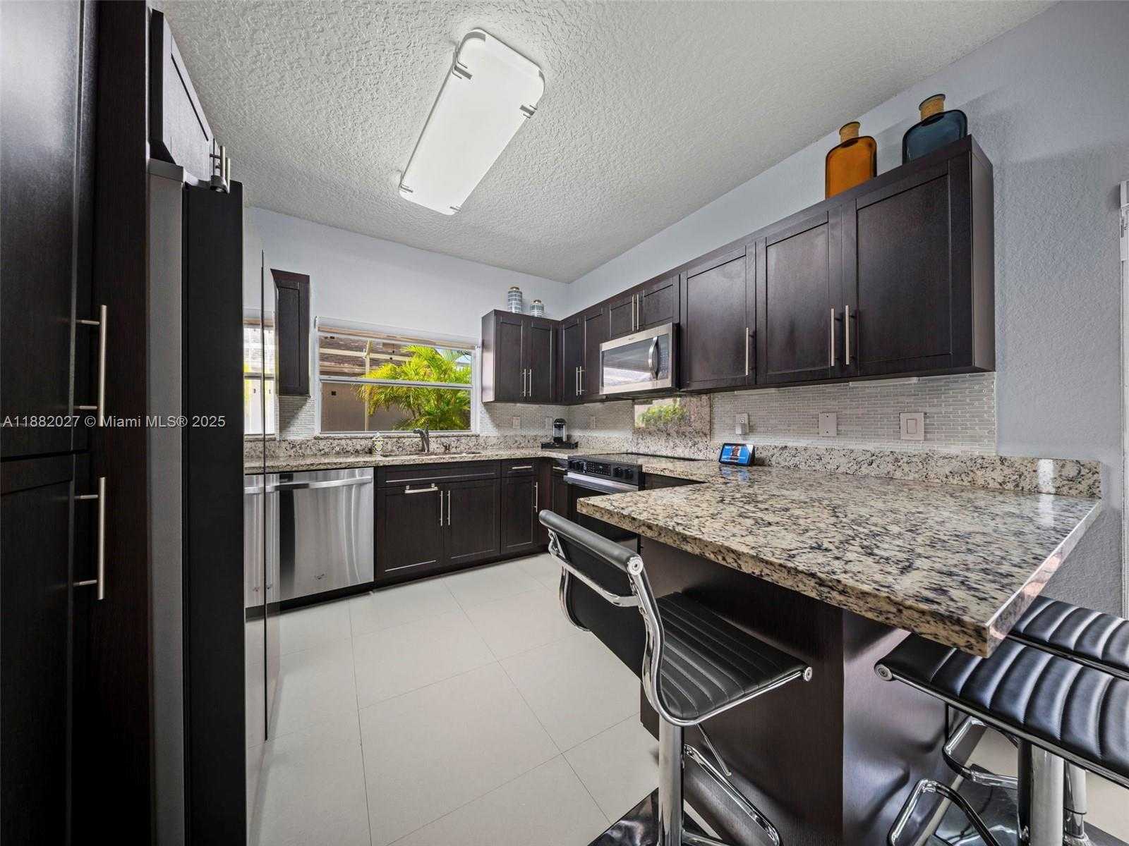 Small Image of 9908 SOUTH WEST 117TH PL, Miami Number 14