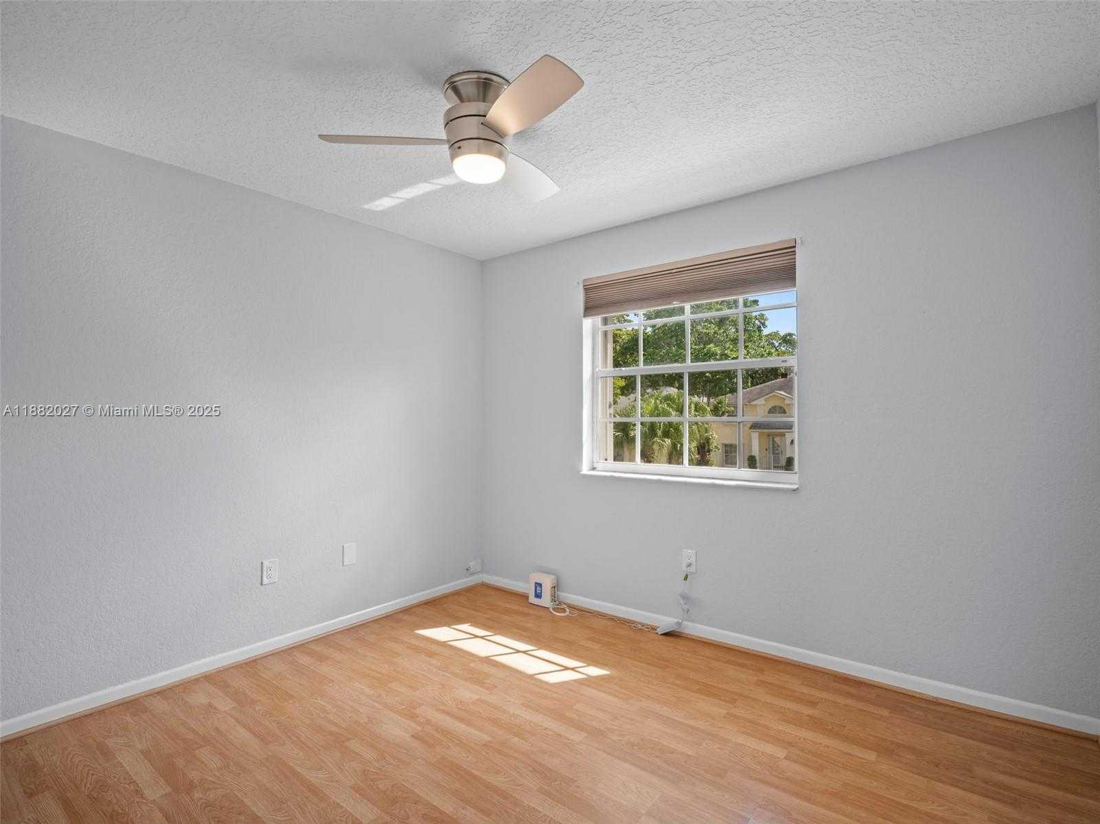 Small Image of 9908 SOUTH WEST 117TH PL, Miami Number 28