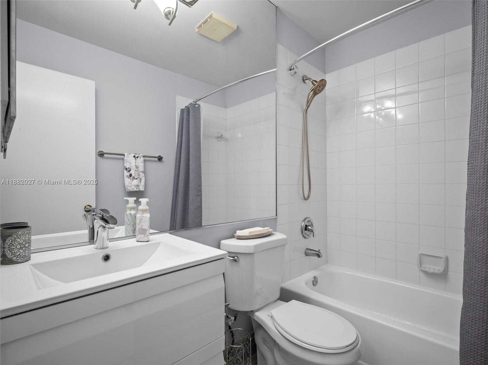 Small Image of 9908 SOUTH WEST 117TH PL, Miami Number 30