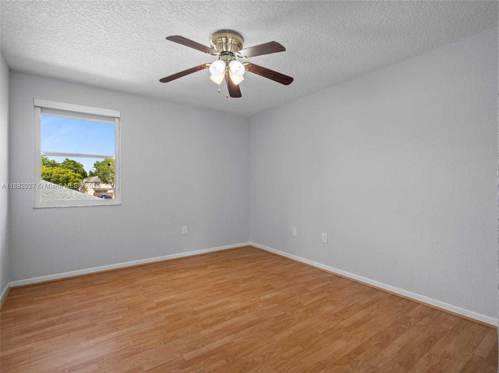 Small Image of 9908 SOUTH WEST 117TH PL, Miami Number 32