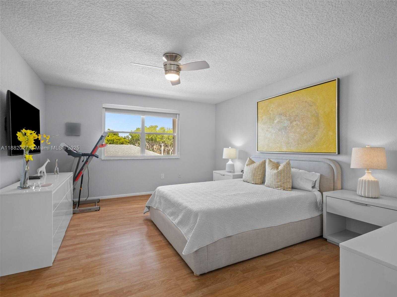 Small Image of 9908 SOUTH WEST 117TH PL, Miami Number 36