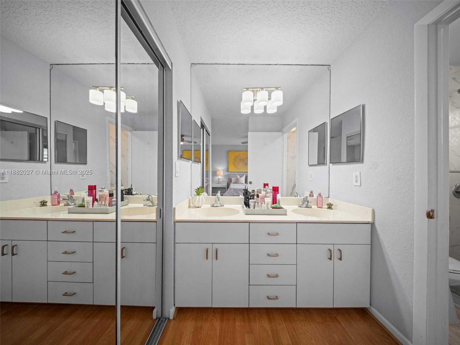 Small Image of 9908 SOUTH WEST 117TH PL, Miami Number 41