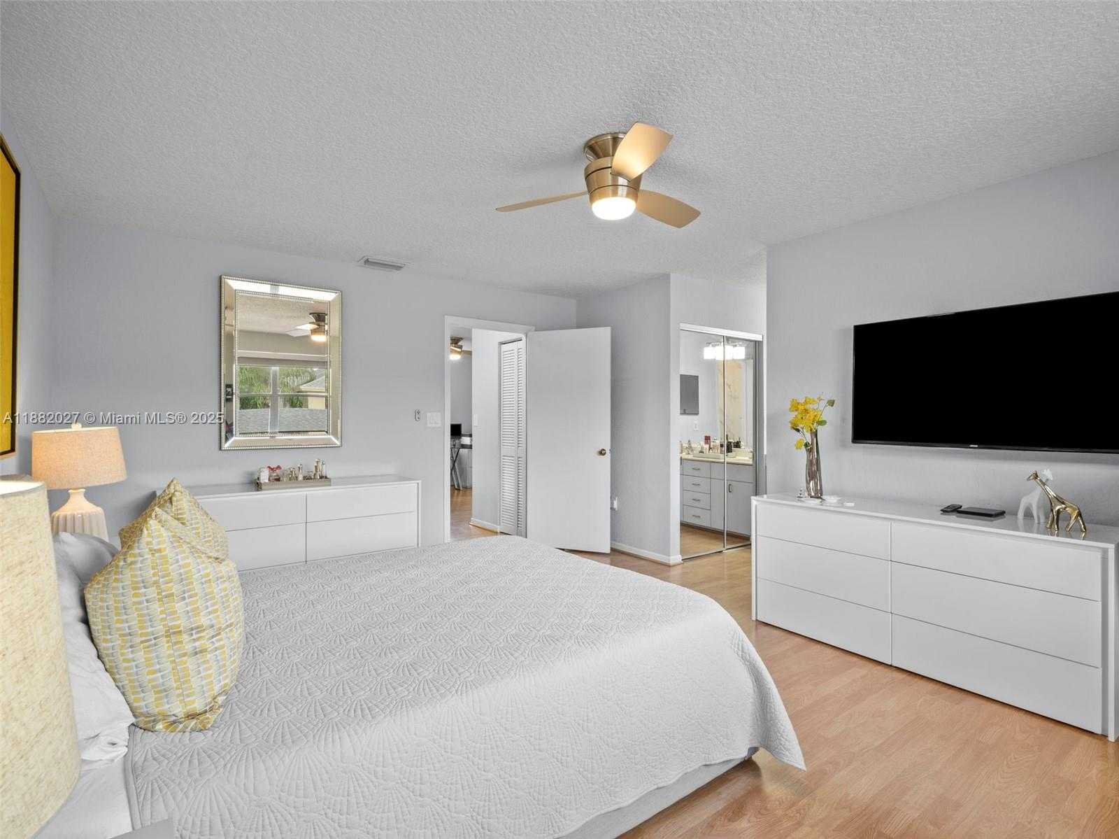 Small Image of 9908 SOUTH WEST 117TH PL, Miami Number 42