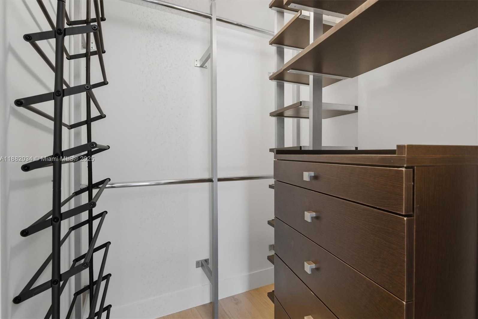 Small Image of 1528 BRICKELL AV #106, Miami Number 15