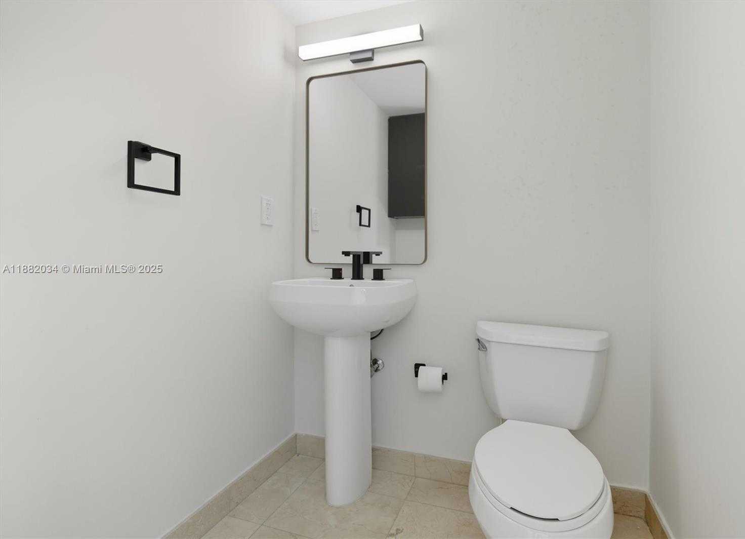 Small Image of 1528 BRICKELL AV #106, Miami Number 16