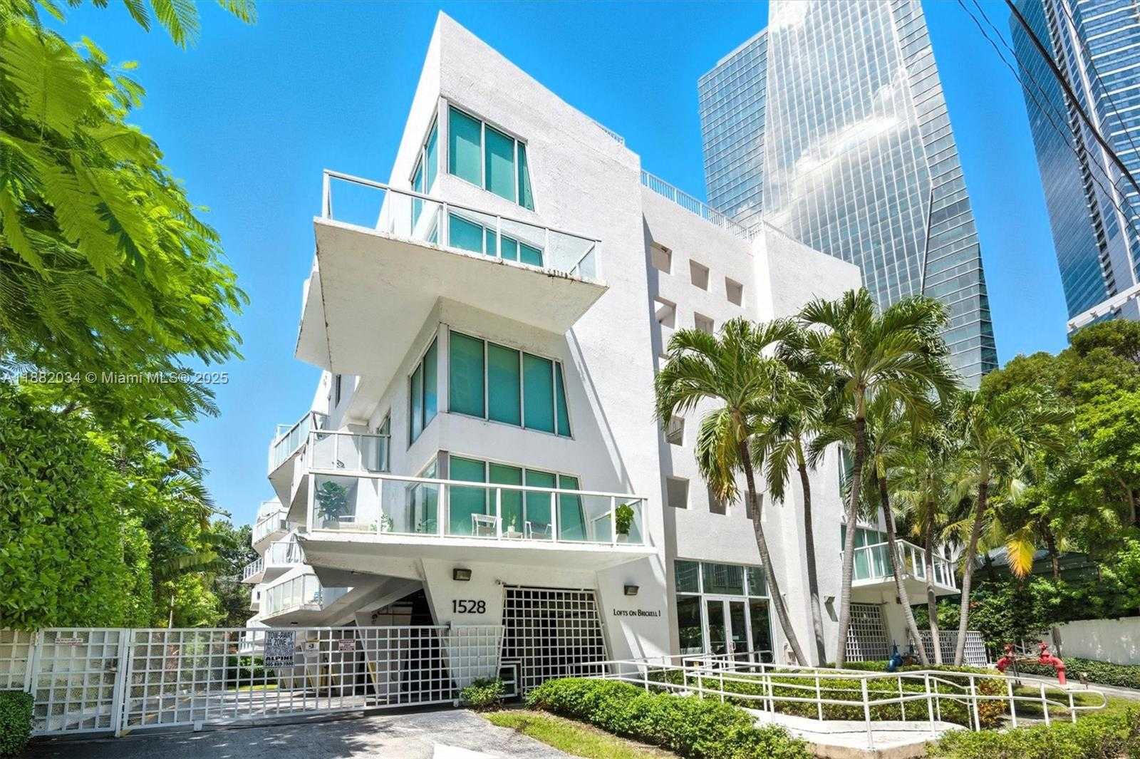 Small Image of 1528 BRICKELL AV #106, Miami Number 18