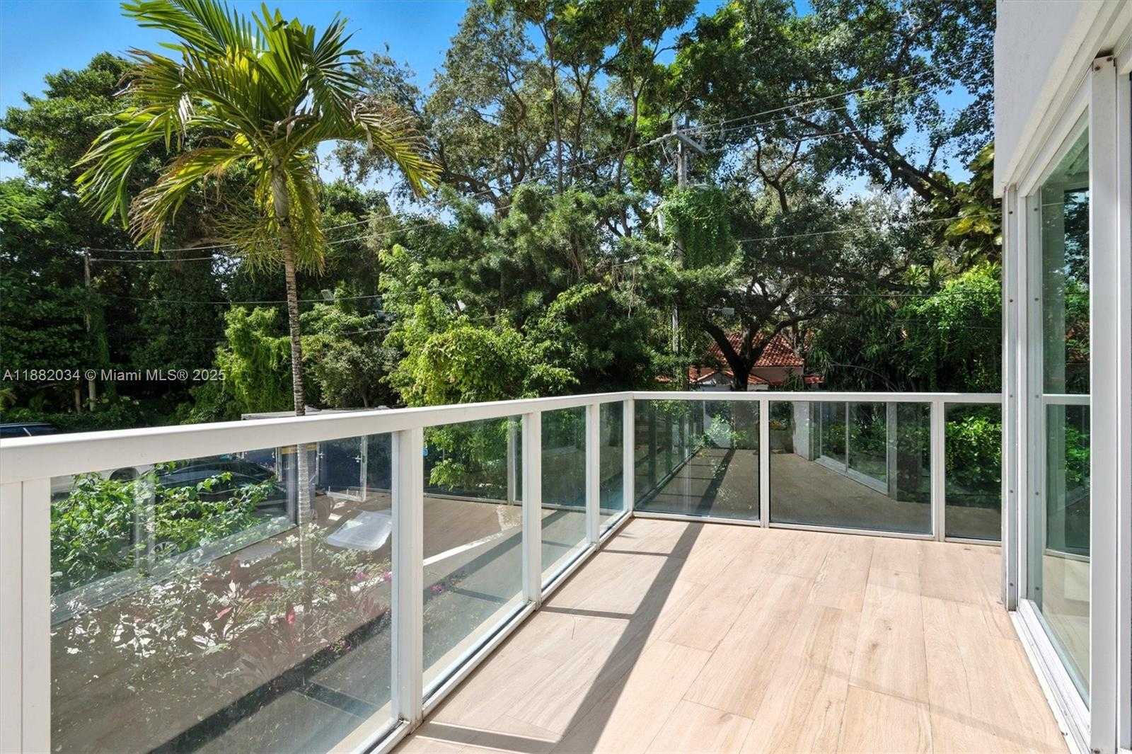 Small Image of 1528 BRICKELL AV #106, Miami Number 4