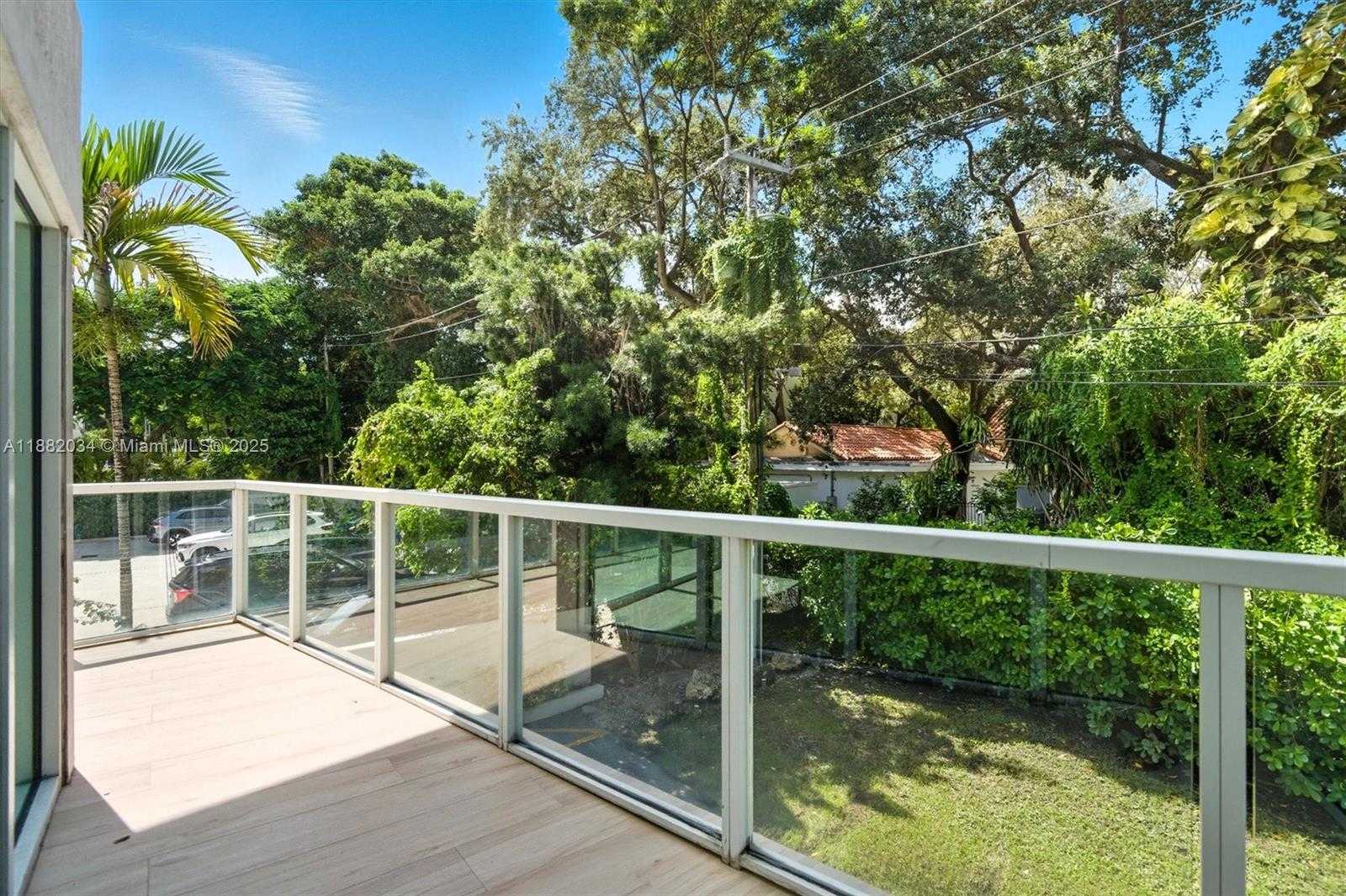 Small Image of 1528 BRICKELL AV #106, Miami Number 5