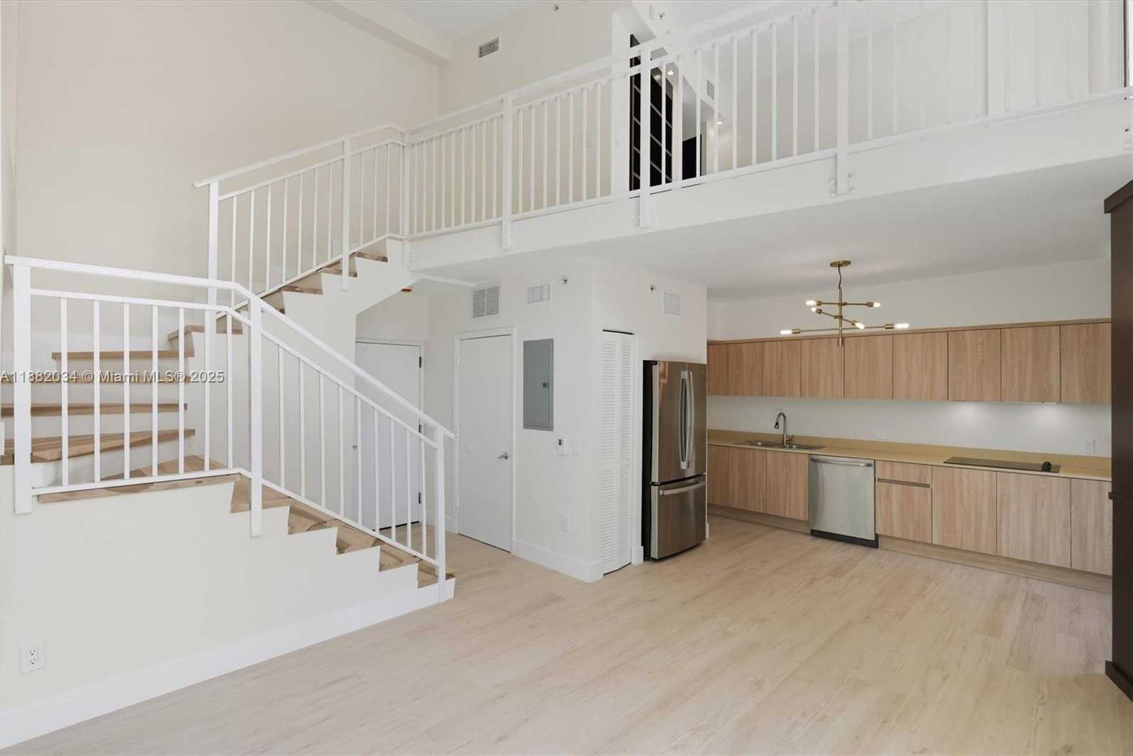 Small Image of 1528 BRICKELL AV #106, Miami Number 6