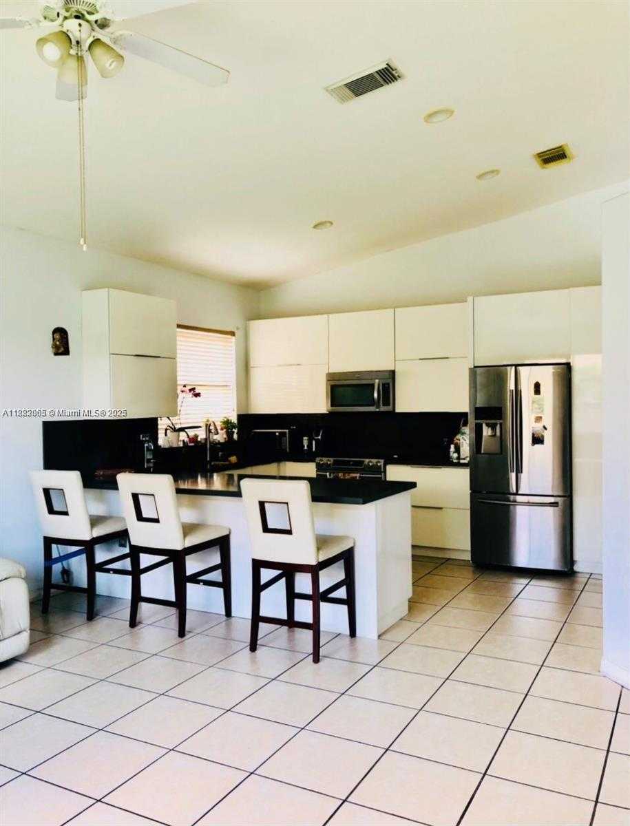 Small Image of 14843 SOUTH WEST 28TH LN #14843, Miami Number 5