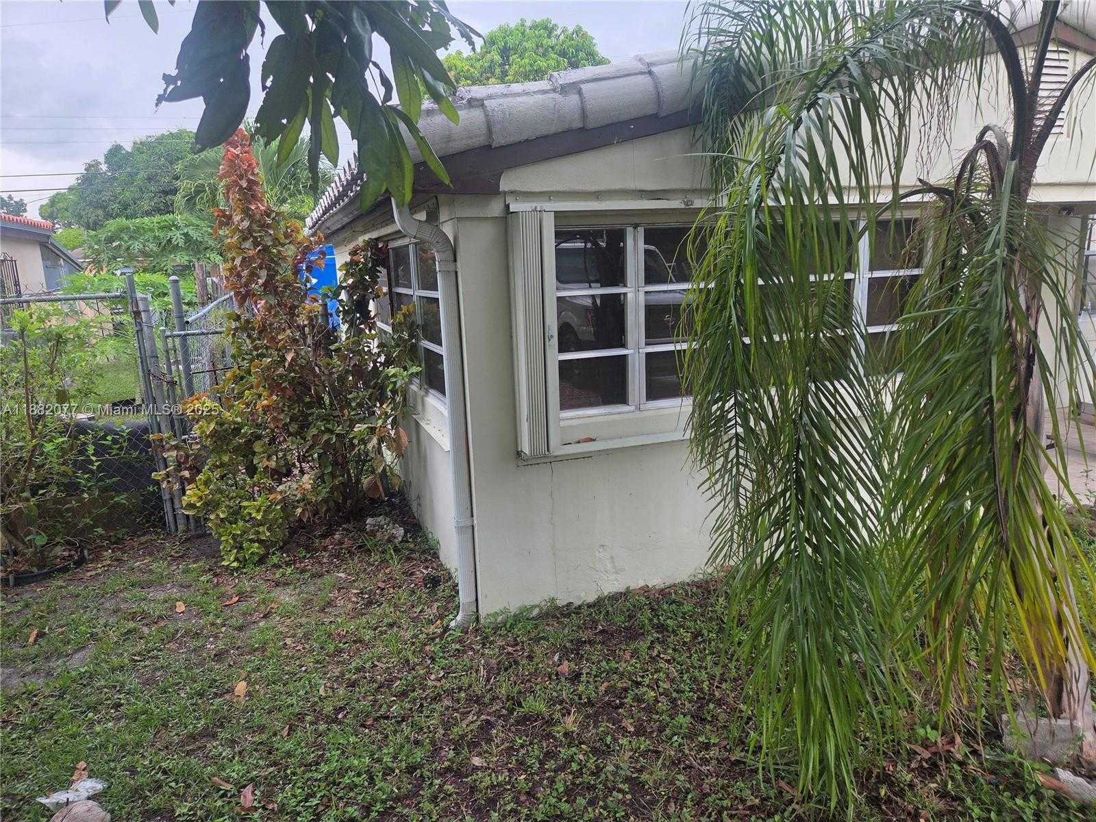 Small Image of 1787 NORTH EAST 173RD ST, North Miami Beach Number 2