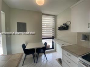 Small Image of 6061 COLLINS AVE #17B, Miami Beach Number 3
