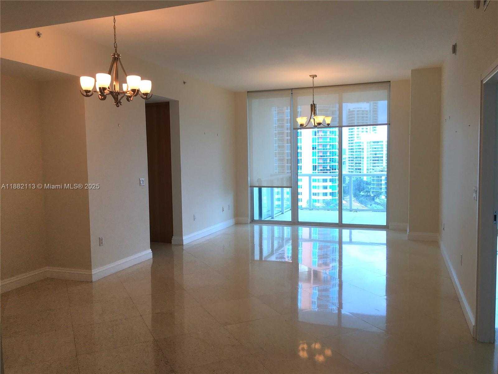 Small Image of 50 SOUTH POINTE DR #1405, Miami Beach Number 14