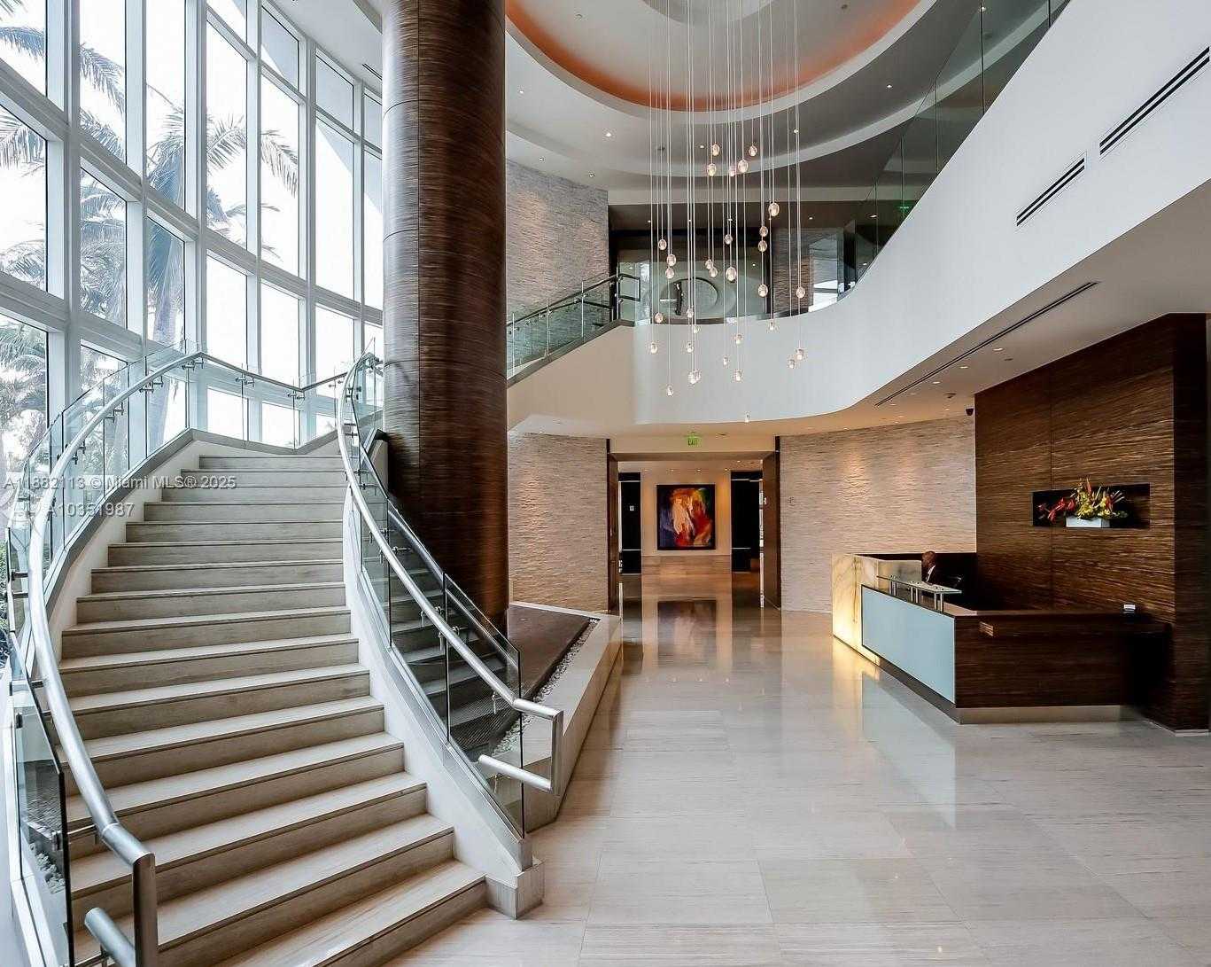 Small Image of 50 SOUTH POINTE DR #1405, Miami Beach Number 15