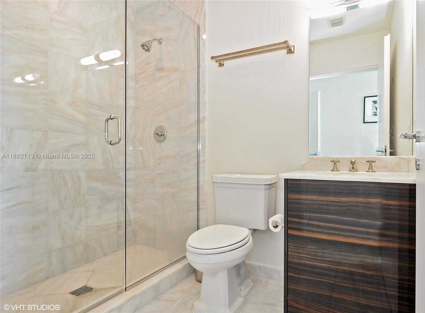 Small Image of 50 SOUTH POINTE DR #1405, Miami Beach Number 6
