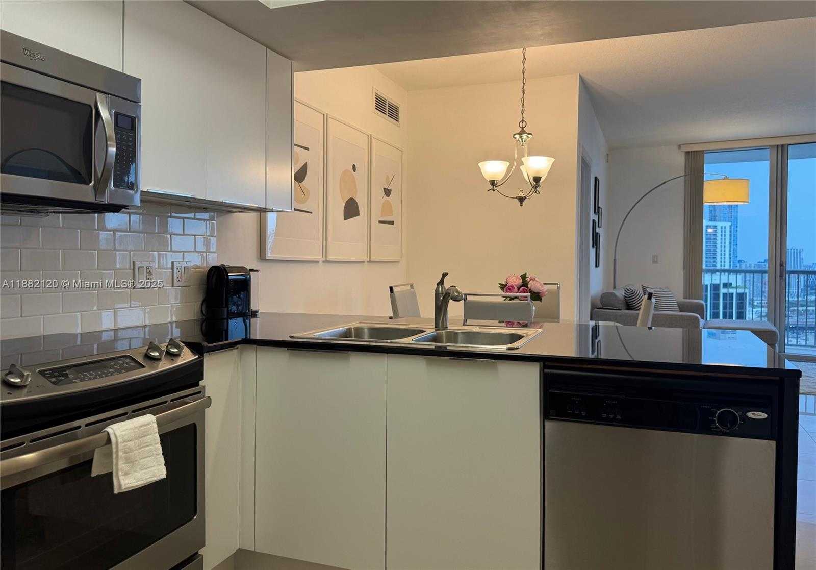 Small Image of 1750 NORTH BAYSHORE DR #3314, Miami Number 10