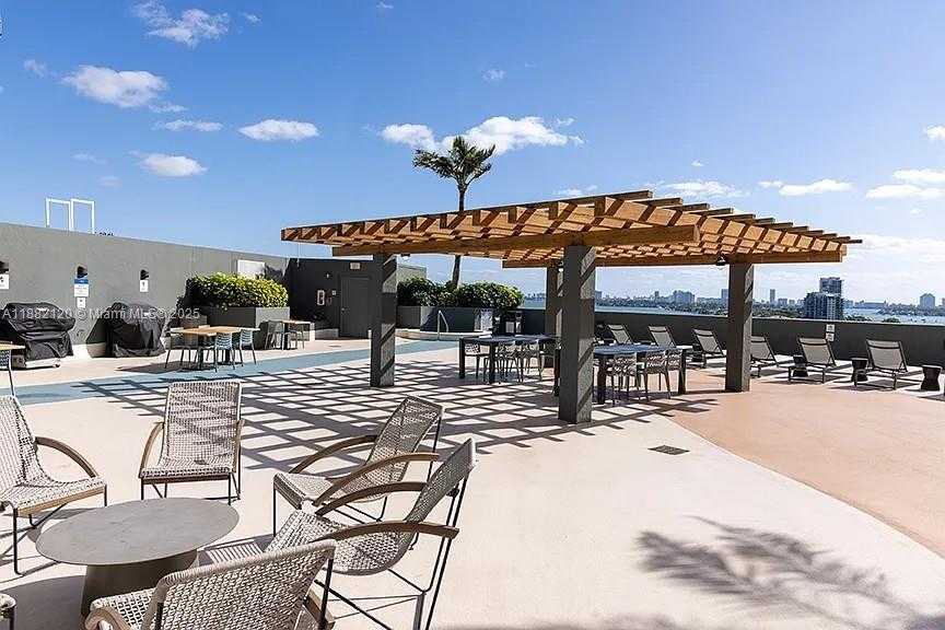Small Image of 1750 NORTH BAYSHORE DR #3314, Miami Number 19