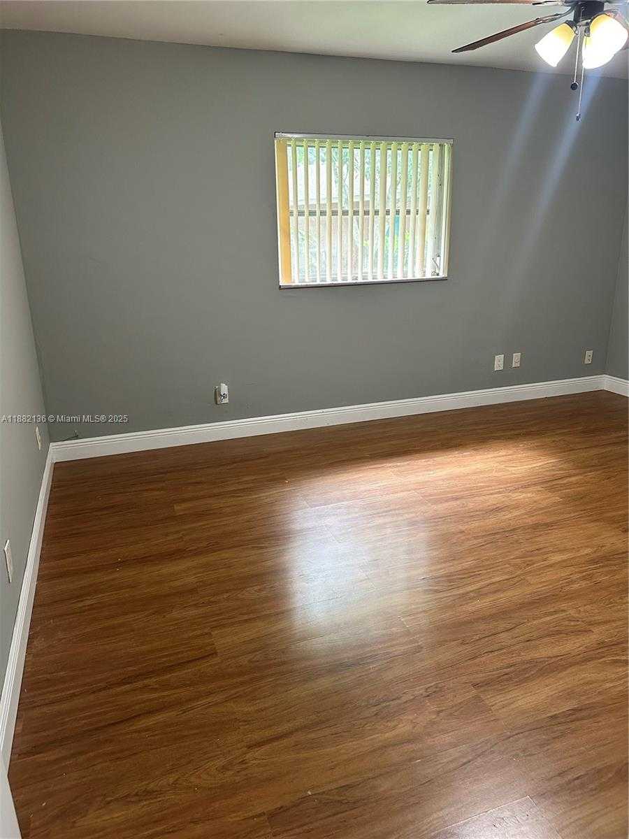Small Image of 10007 NORTH WEST 81ST CT #10007, Tamarac Number 4