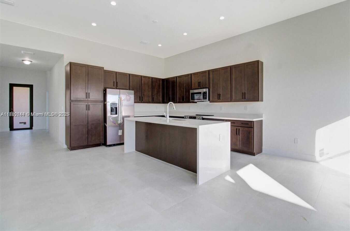 Small Image of 32207 SOUTH WEST 196TH AVE #32207, Homestead Number 5