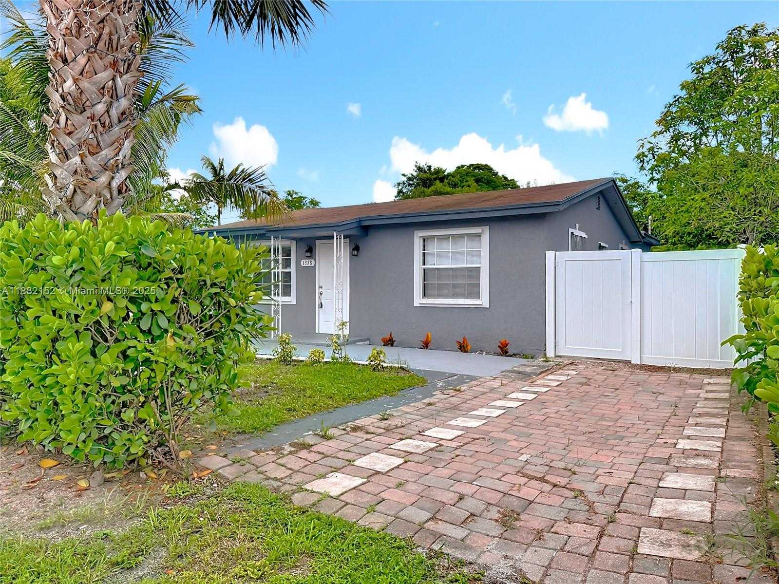 Small Image of 1378 SOUTH WEST 26TH AVE, Fort Lauderdale Number 14